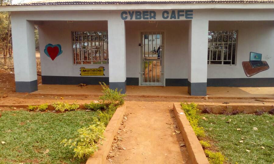 Internet Café Nr. 2 – FERTIG FÜR DEN EINZUG